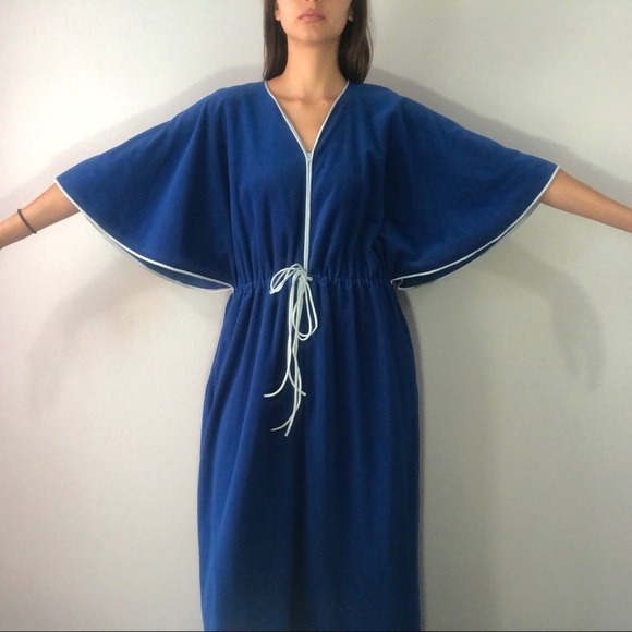 ‼️❗️SOLD❗️‼️70’s lounge dress/robe - Picture 2 of 4